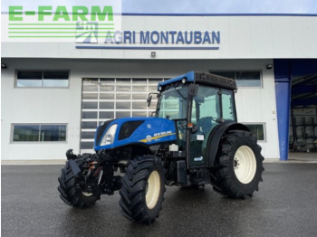 Farm tractor NEW HOLLAND T4