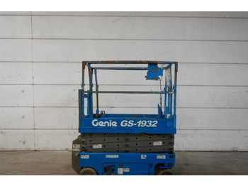 Scissor lift GENIE