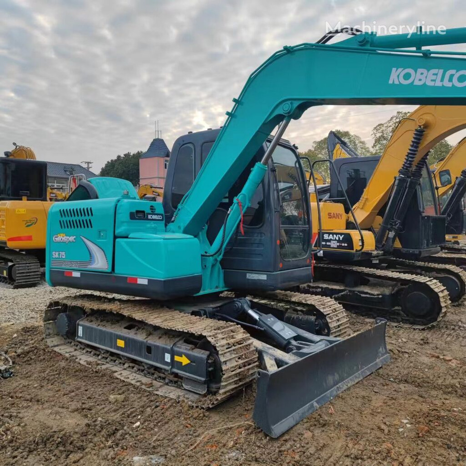 Crawler excavator Kobelco SK75: picture 4