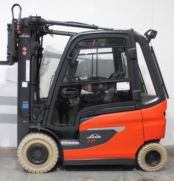 Electric forklift Linde E 25 1252-01: picture 3