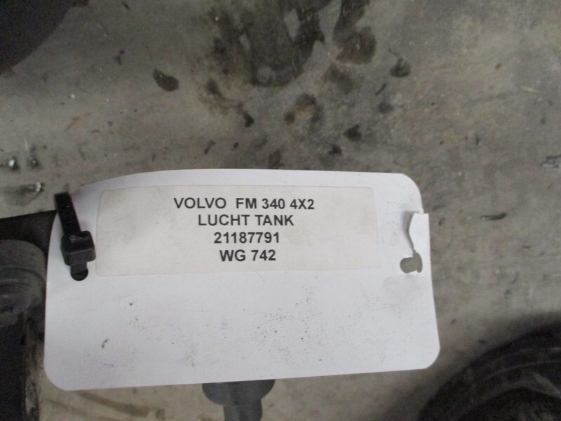 Spare parts for Truck Volvo FM 340 4X2 21187791 LUCHT TANK: picture 2