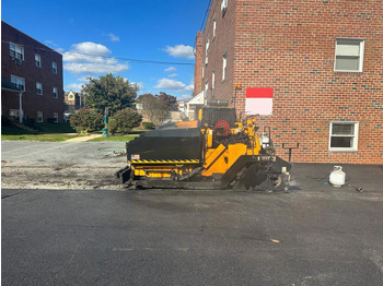 Asphalt paver