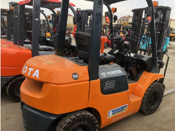 Diesel forklift TOYOTA