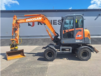 Wheel excavator DOOSAN