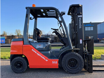 Diesel forklift TOYOTA FDF 25