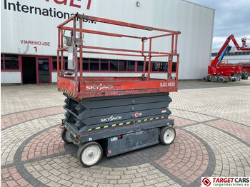 Scissor lift SKYJACK