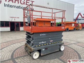 Scissor lift SKYJACK