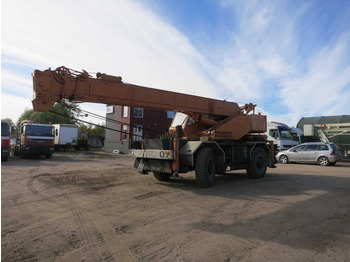 Rough terrain crane KATO