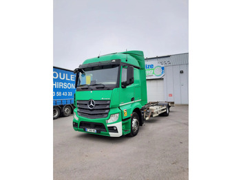 Cab chassis truck MERCEDES-BENZ Actros 1836