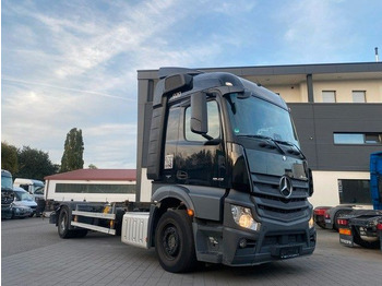 Container transporter/ Swap body truck MERCEDES-BENZ Actros 1842