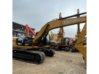 Excavator CATERPILLAR 320D