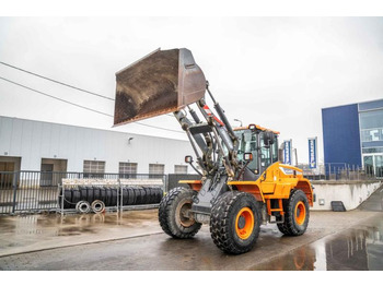 Wheel loader DOOSAN DL200