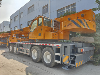 Mobile crane XCMG