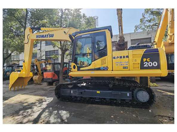 Crawler excavator KOMATSU PC220-8