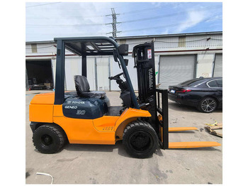 Diesel forklift TOYOTA