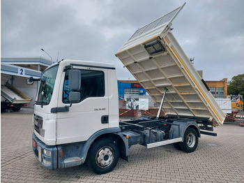 Tipper van MAN