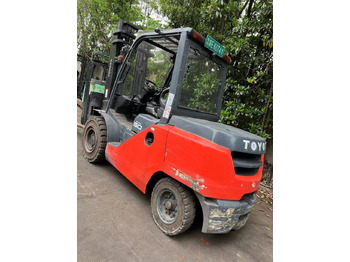 Diesel forklift TOYOTA