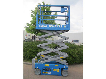 Scissor lift GENIE