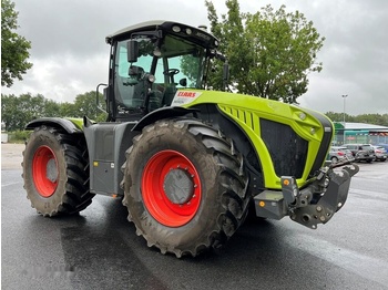 Farm tractor CLAAS Xerion 4000