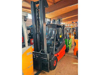 Electric forklift LINDE E25