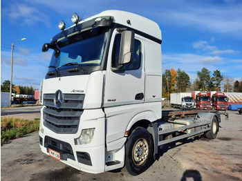 Container transporter/ Swap body truck MERCEDES-BENZ Actros 1842