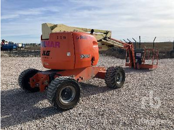 Articulated boom JLG