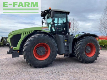 Farm tractor CLAAS Xerion 4000