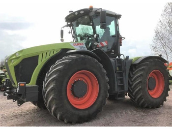 Farm tractor CLAAS Xerion