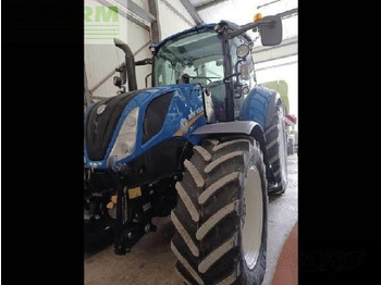 Farm tractor NEW HOLLAND T5