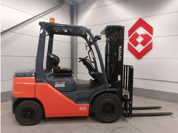 Diesel forklift TOYOTA FDF 25