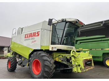 Combine harvester CLAAS Lexion