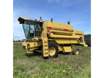 Combine harvester NEW HOLLAND TX series