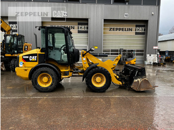 Wheel loader Cat 908M: picture 5