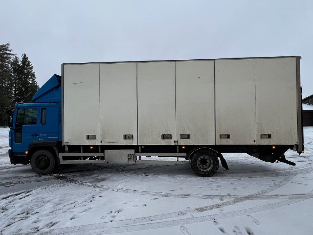 Box truck Volvo FL 616 OPEN SIDE: picture 10