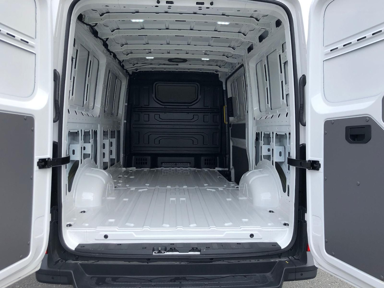 New Panel van Volkswagen Crafter Kasten 35 L3H2 4MOTION LED PDC: picture 13