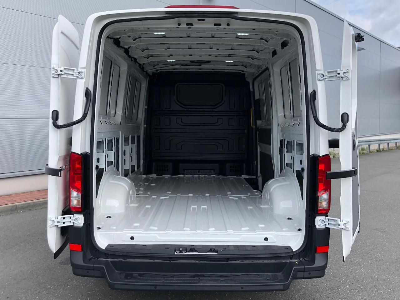 New Panel van Volkswagen Crafter Kasten 35 L3H2 4MOTION LED PDC: picture 12