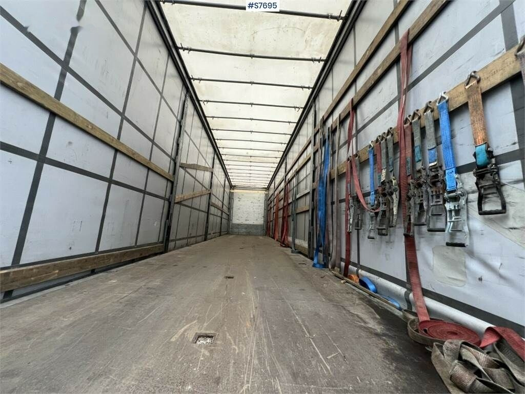 Curtainsider semi-trailer Schmitz Cargobull: picture 15