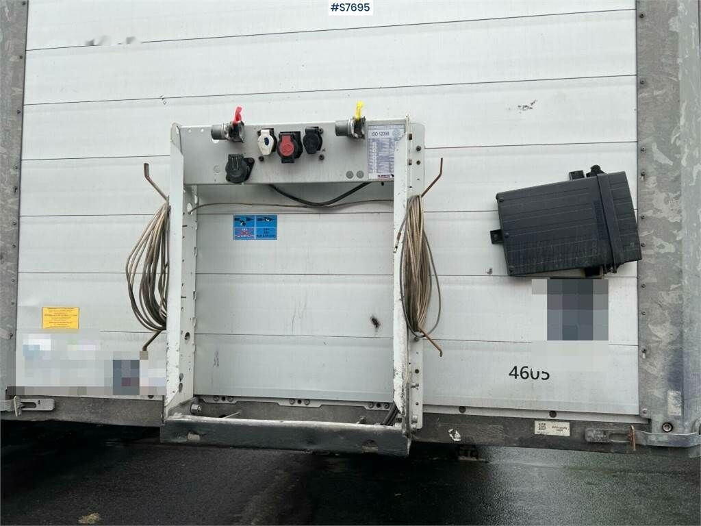 Curtainsider semi-trailer Schmitz Cargobull: picture 8