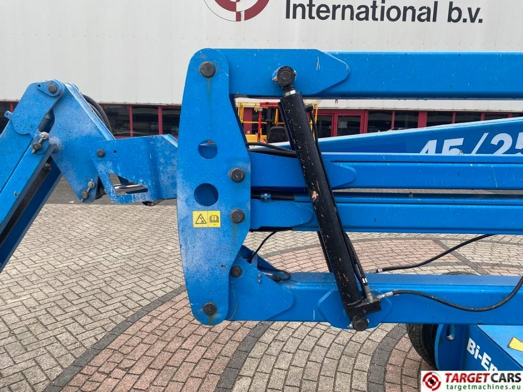 Lease a Genie Z-45/25J HyBrid Articulated Boom Work Lift 1594cm  Genie Z-45/25J HyBrid Articulated Boom Work Lift 1594cm: picture 37