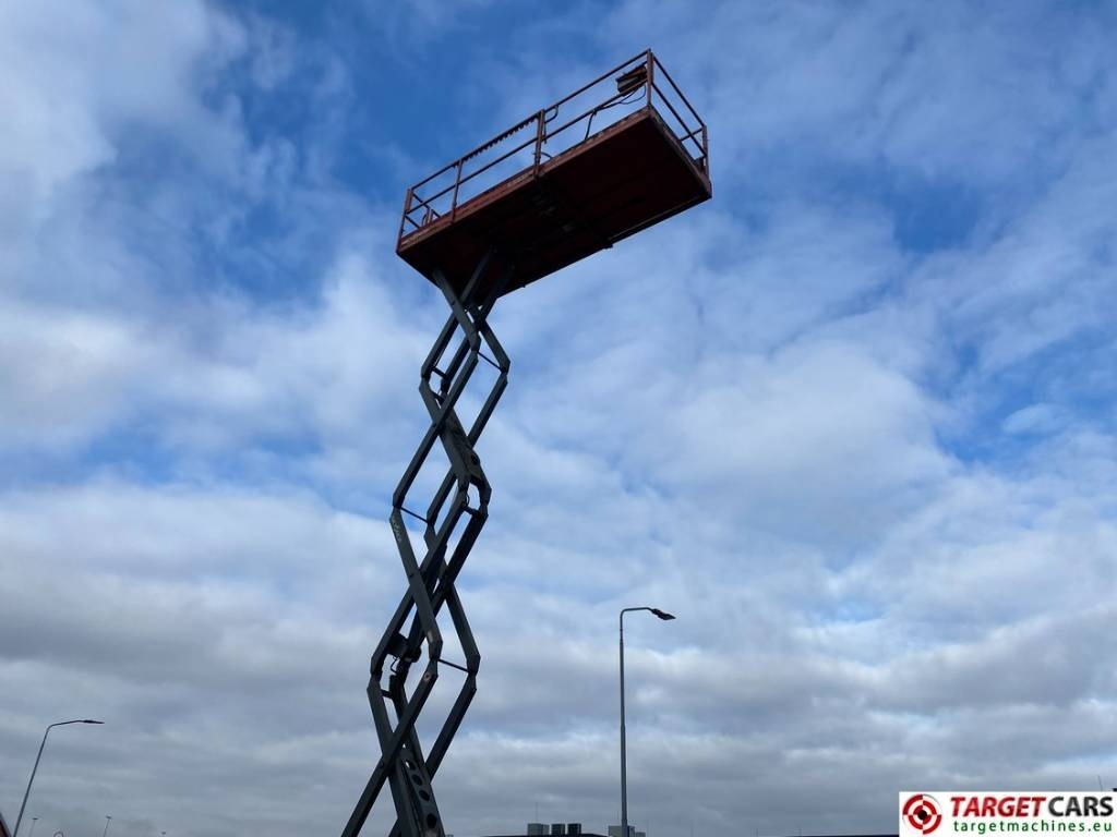 Scissor lift SkyJack SJ6832 RT Diesel 4x4 Scissor 6832 Work Lift 1180cm: picture 30