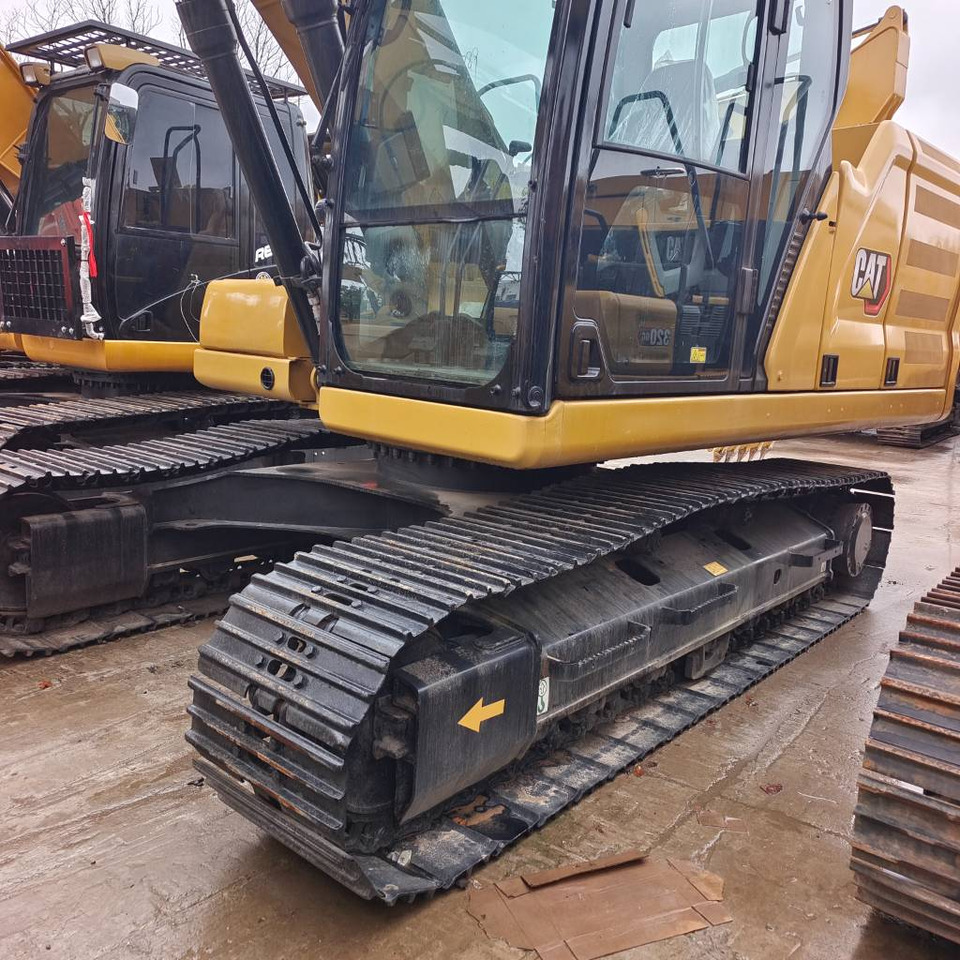 Crawler excavator CAT 320GC: picture 15