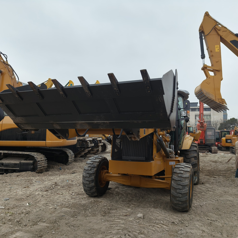 Backhoe loader CATERPILLAR 420F: picture 8