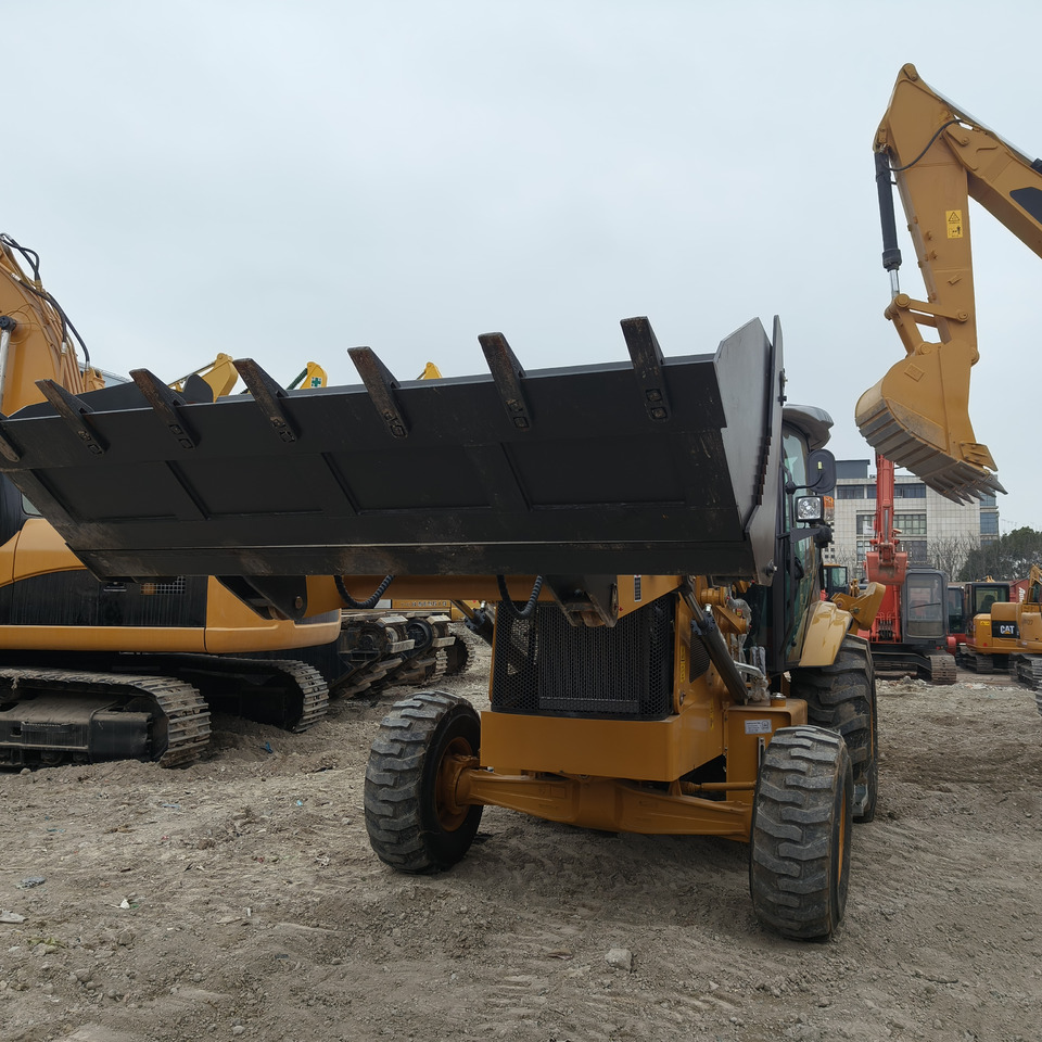 Backhoe loader CATERPILLAR 420F: picture 9