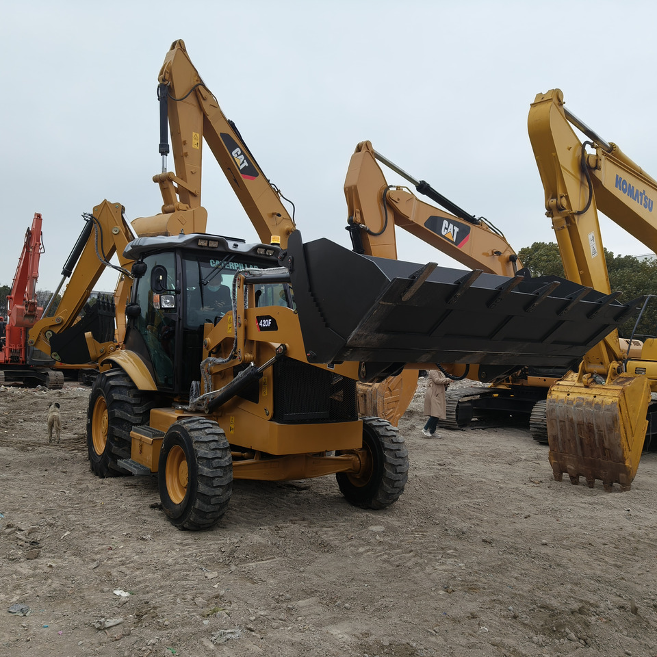 Backhoe loader CATERPILLAR 420F: picture 7