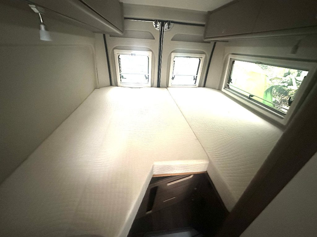 New Camper van CARADO CV 640 PRO CON TETTO A SOFFIETTO: picture 9