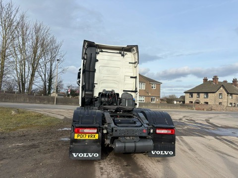 Tractor unit 2017 Volvo FH 460 Tractor Unit: picture 15