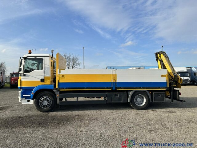 Crane truck, Dropside/ Flatbed truck MAN TGM 18.250 Kran Hiab 099 gefaltet am Heck 1.Hand: picture 6