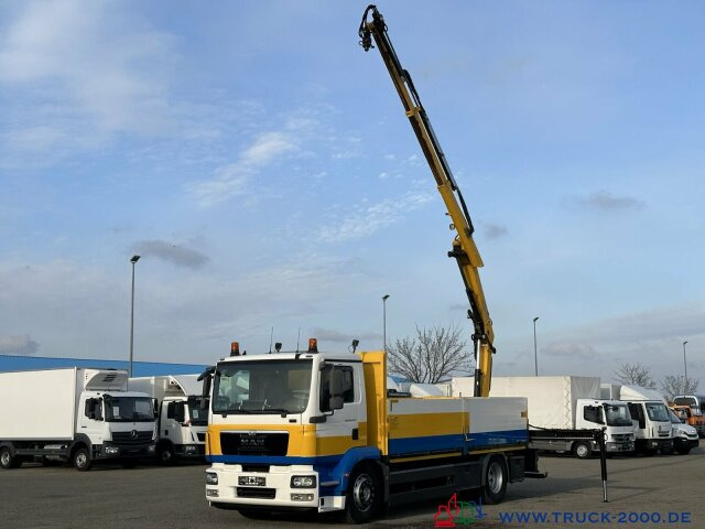 Crane truck, Dropside/ Flatbed truck MAN TGM 18.250 Kran Hiab 099 gefaltet am Heck 1.Hand: picture 14