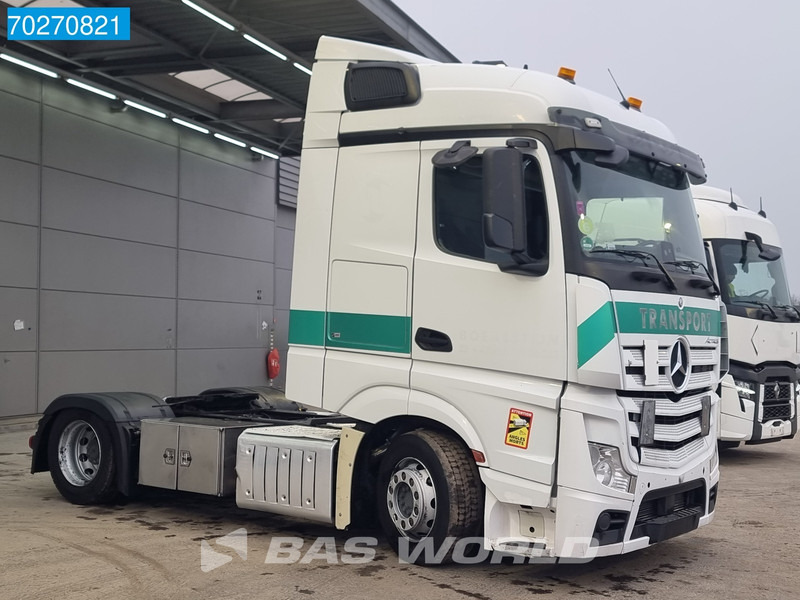 Tractor unit Mercedes-Benz Actros 1842 4X2 Mega StreamSpace: picture 12