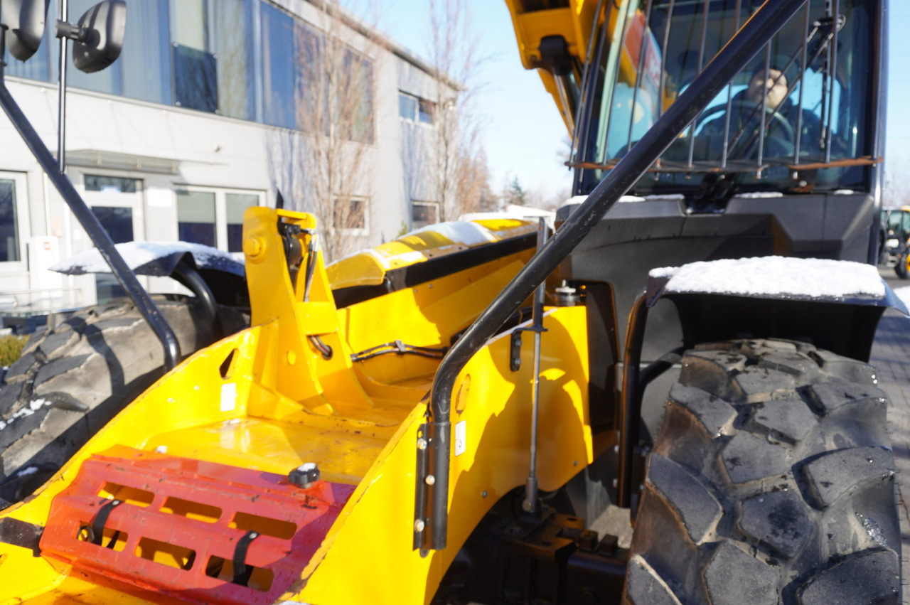 Lease a JCB 540-170 Telescopic Loader / 17m / joystick JCB 540-170 Telescopic Loader / 17m / joystick: picture 33